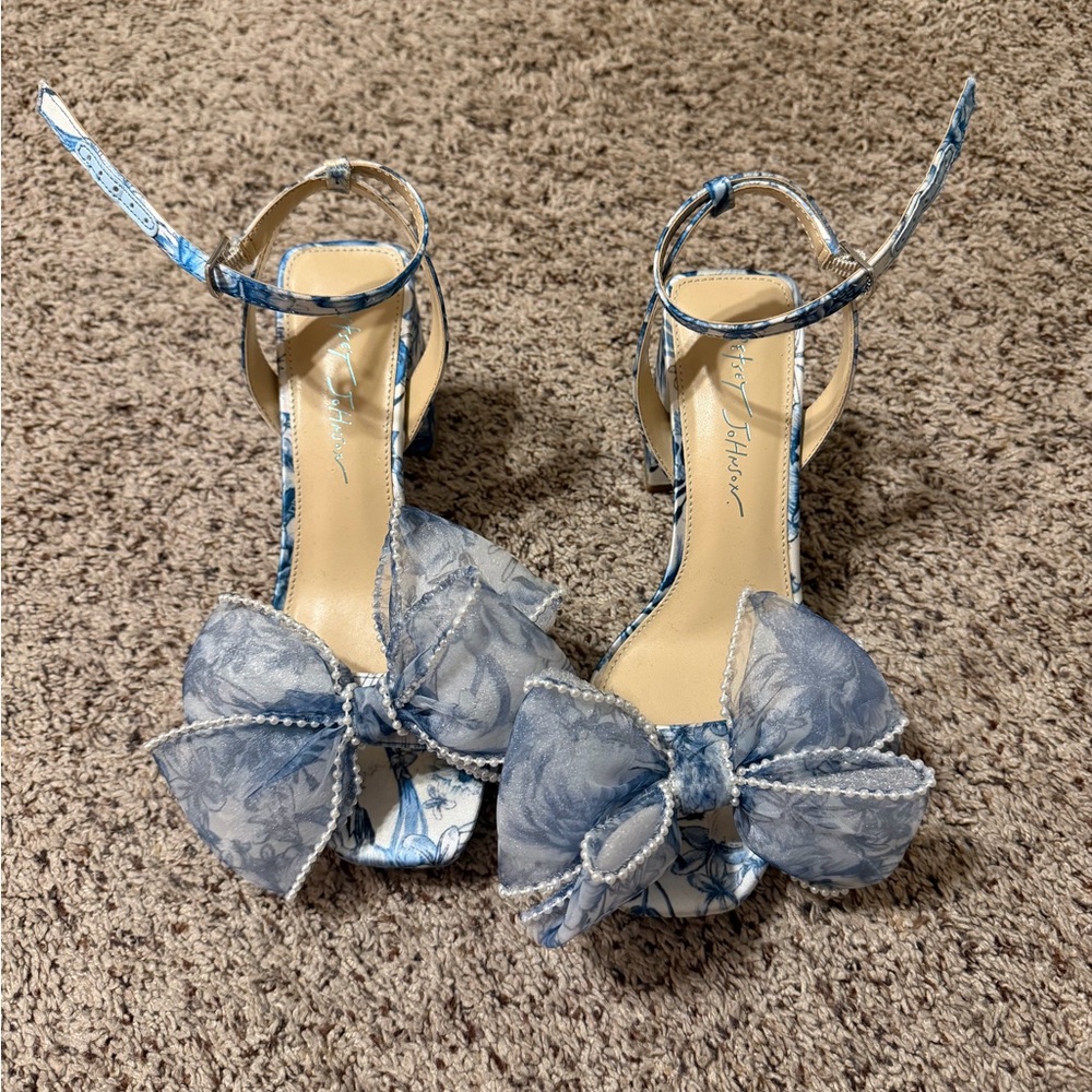 Betsey Johnson Blue Floral Bow Heels